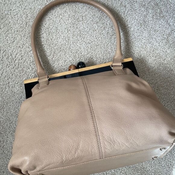 Kate Spade RARE Bixby bag. This bag is rare in this great of shape! - Picture 3 of 13